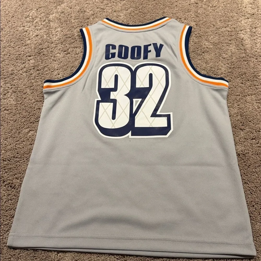 Disney basketball jersey! Goofy! Size (8) youth small